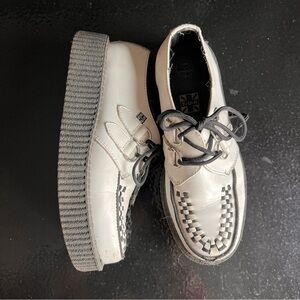 T.U.K. White Leather Viva Mondo Creeper Unisex Men size 6
Women size 8